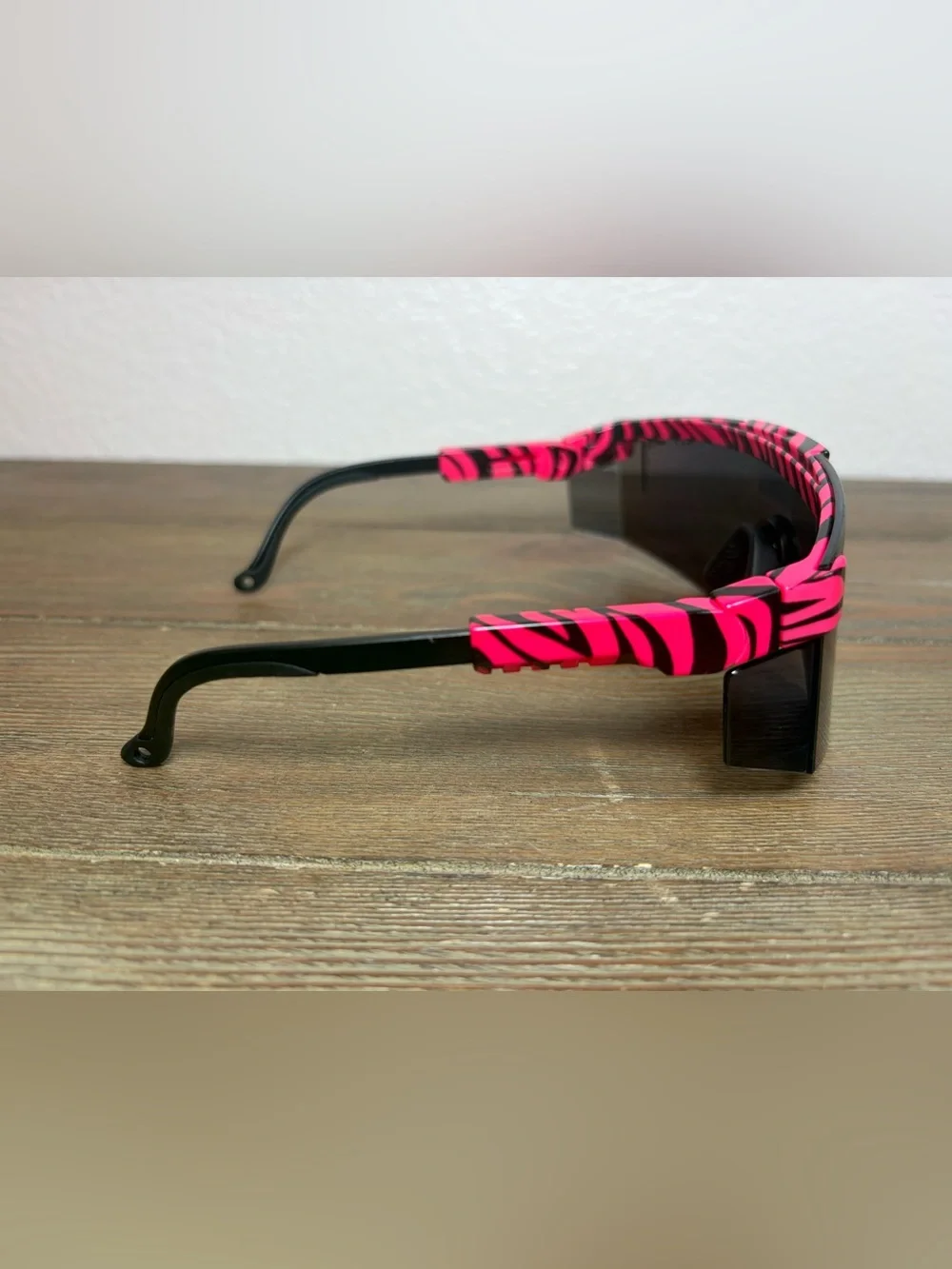 Pit Viper The Hot Tropics 2000 Sunglasses Mirrored Lens Hot Pink & Black Unisex